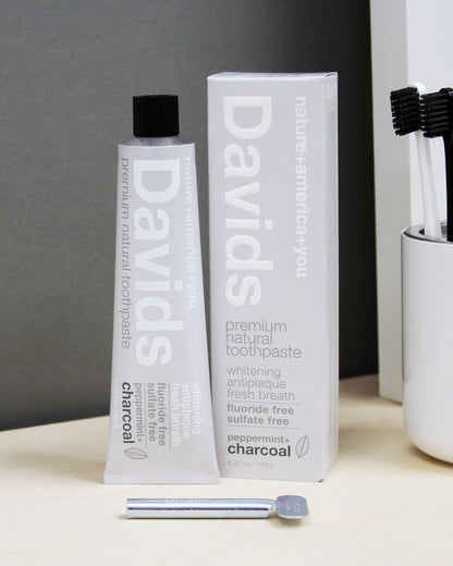 ホワイトニングトゥースペースト　チャコール